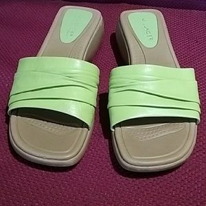 Villager by Liz Claiborne size 8M